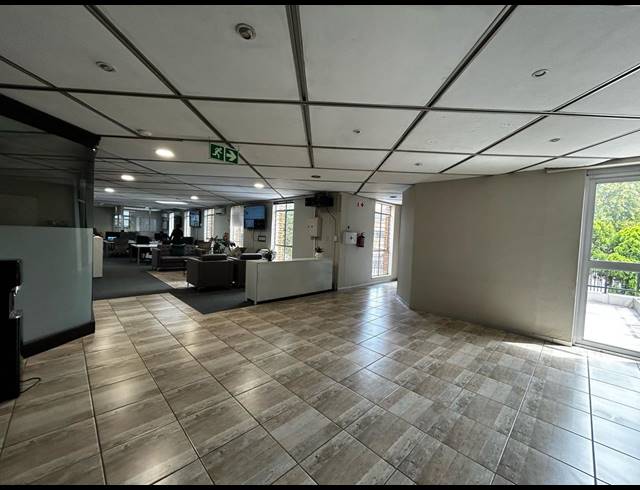 390M² WAREHOUSE TO LET IN WYNBERG